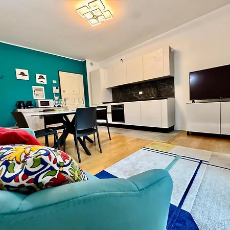 아파트 2 Bedrooms, Wifi, Airco Near Station By Kibilu Affitti Brevi