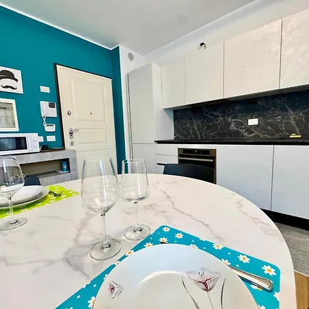 2 Bedrooms, Wifi, Airco Near Station By Kibilu Affitti Brevi *