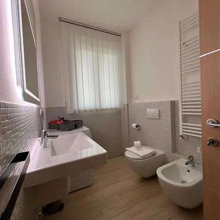 2 Bedrooms, Wifi, Airco Near Station By Kibilu Affitti Brevi